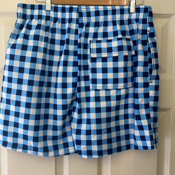 2 pair of men’s swim trunks. Size large - Picture 4 of 7